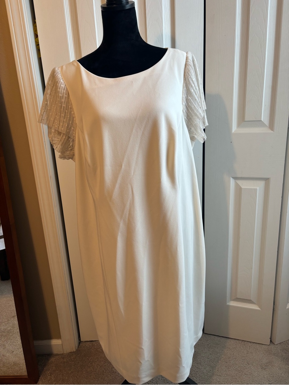 Jessica Howard Cream Satin Dress